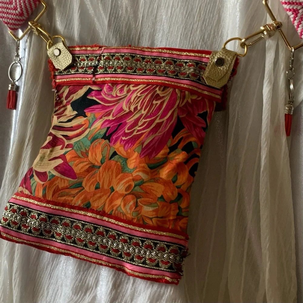 Embroidered Gold and Pink Crossbody Bag. Upcycled - Picture 4 of 8